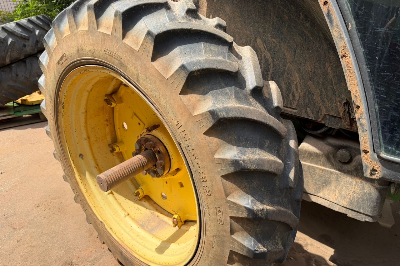 John Deere 6125J -  6