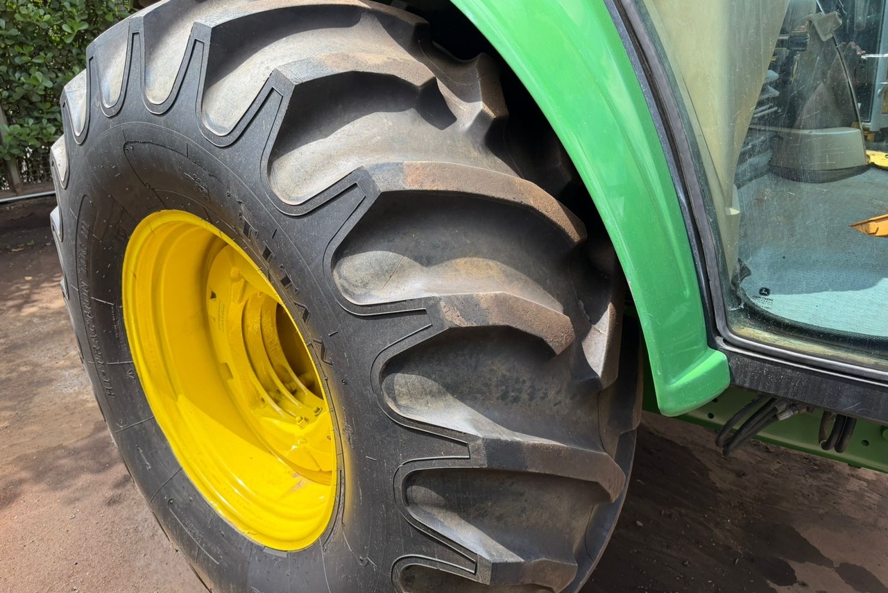 John Deere 6110J - 14/14 8