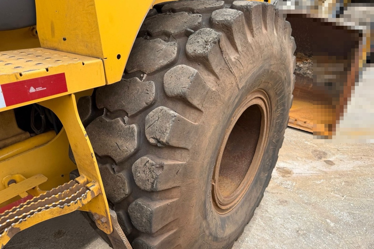 John Deere 524K - 18/18 2