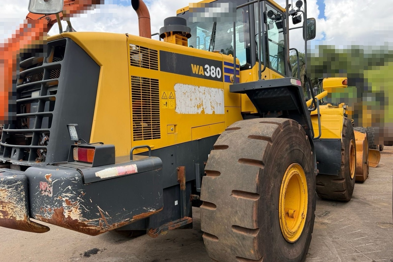 Komatsu WA380 -  4
