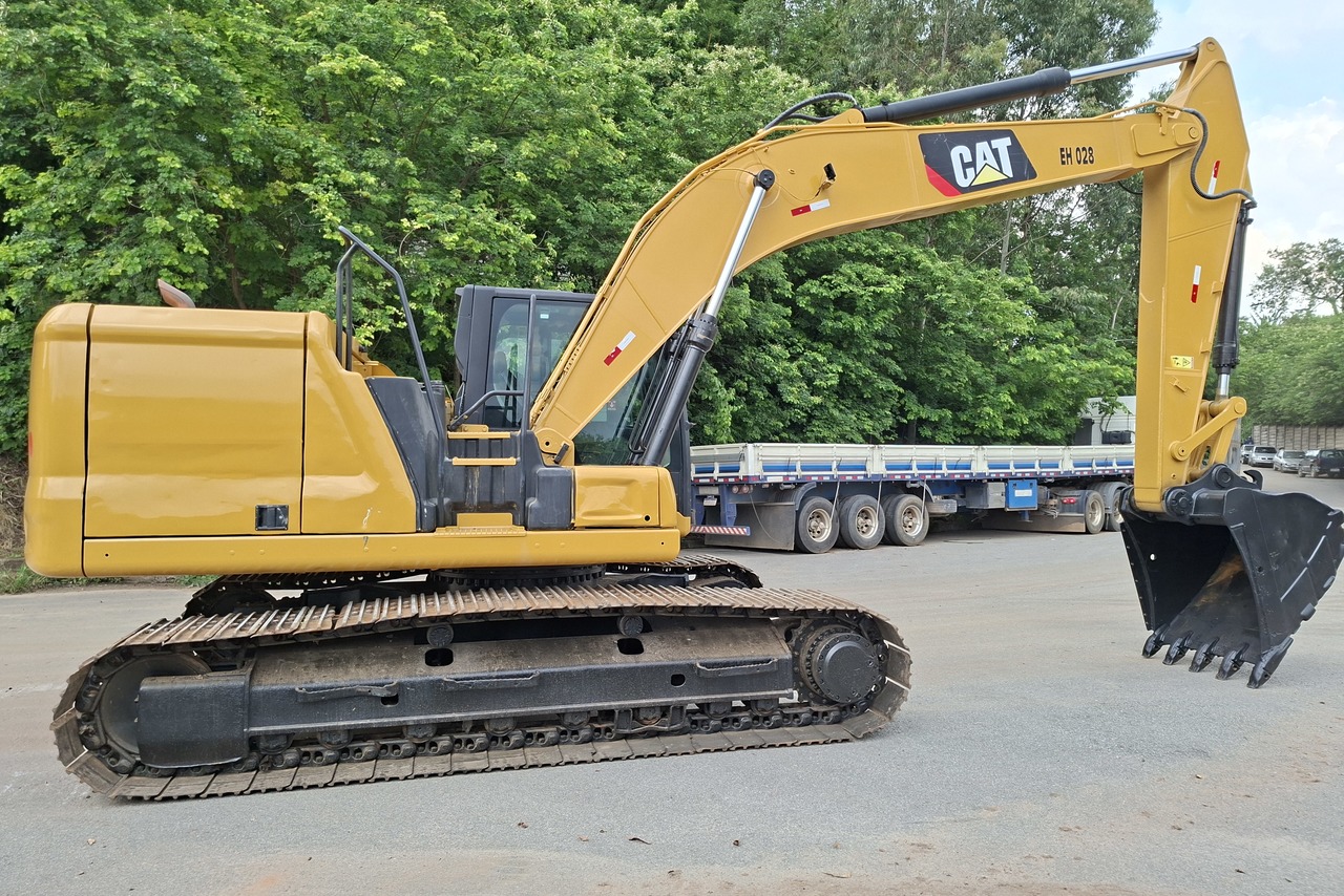 Caterpillar  320 - 18/18 2