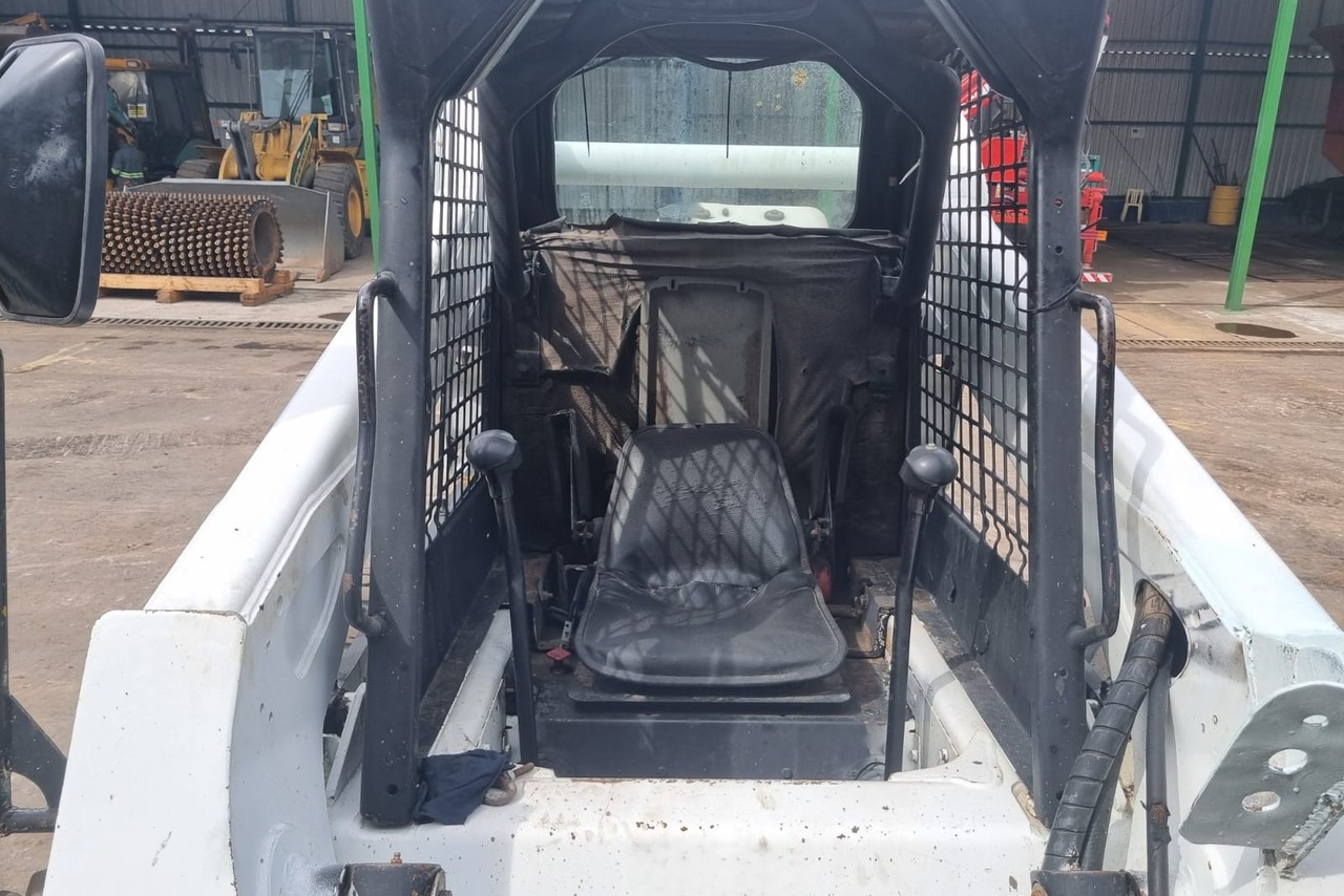 Bobcat S300 - 10/10 6