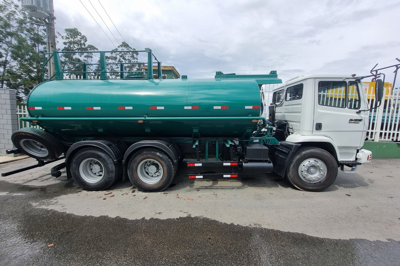 Mercedes Benz Atego 2423 - 08/08 2