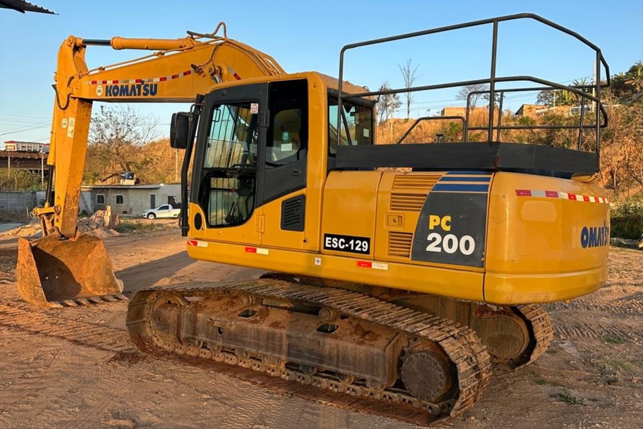 Komatsu PC200 - 12/12 3