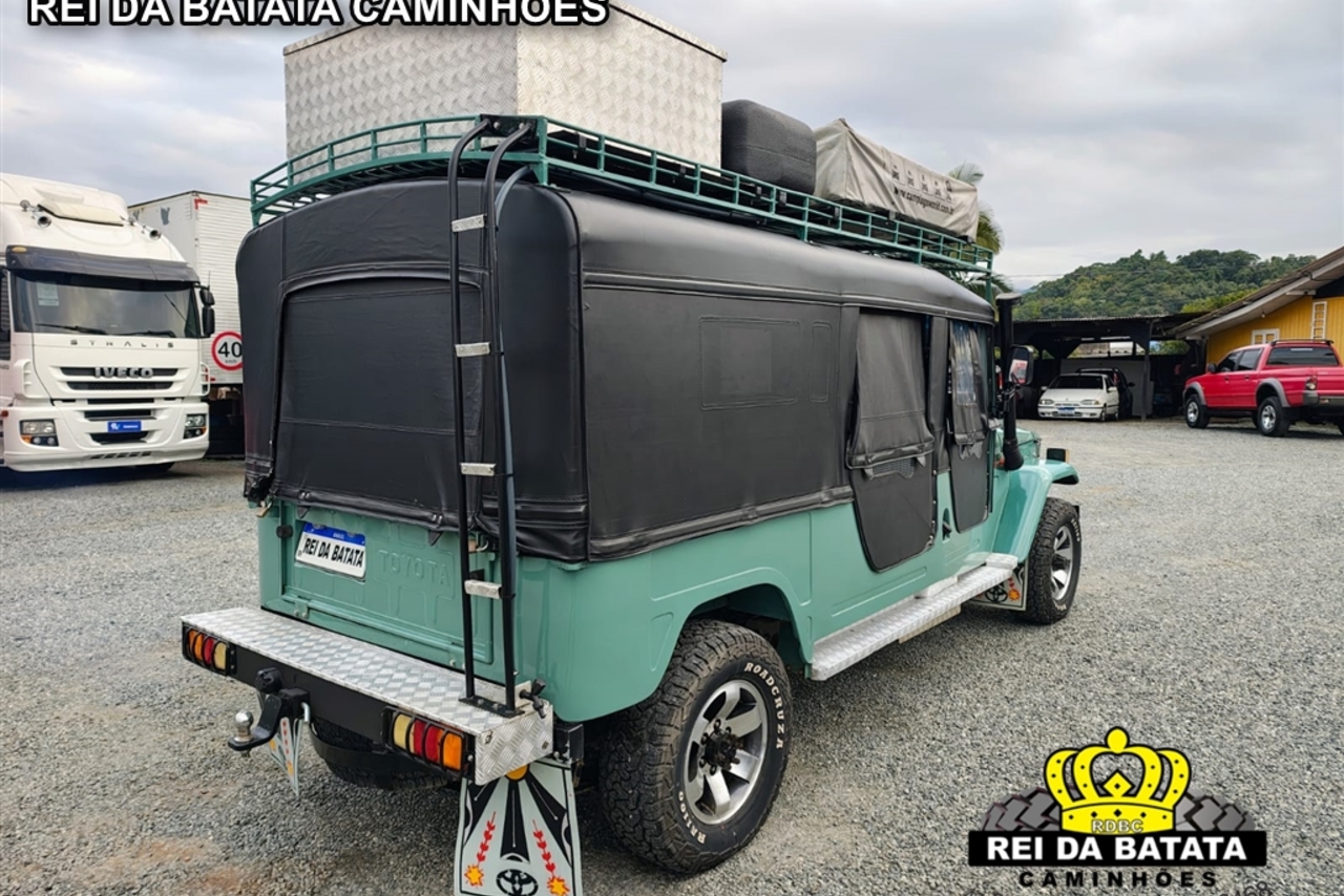 Toyota Bandeirantes - 88/88 5