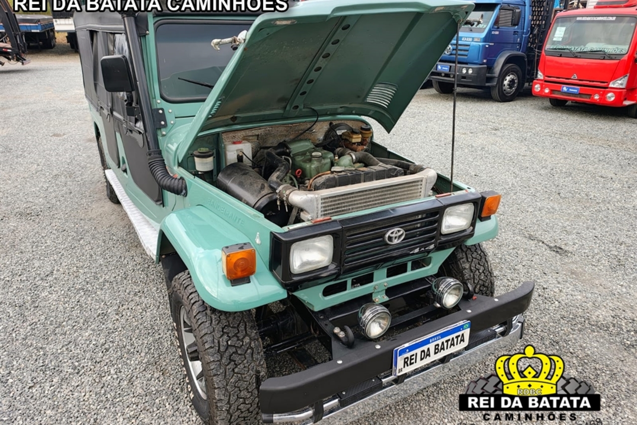 Toyota Bandeirantes - 88/88 14