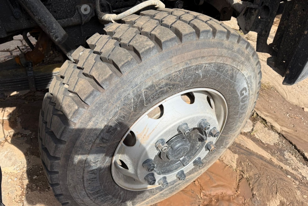 Volkswagen 31-280 E Constel. 6x4 - 12/12 2