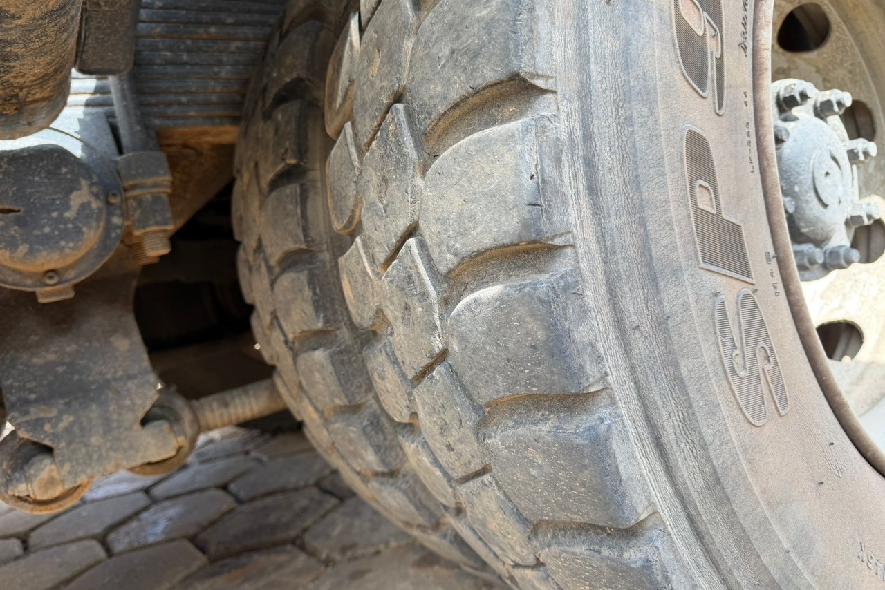 Volkswagen 31-280 E Constel. 6x4 - 12/12 4