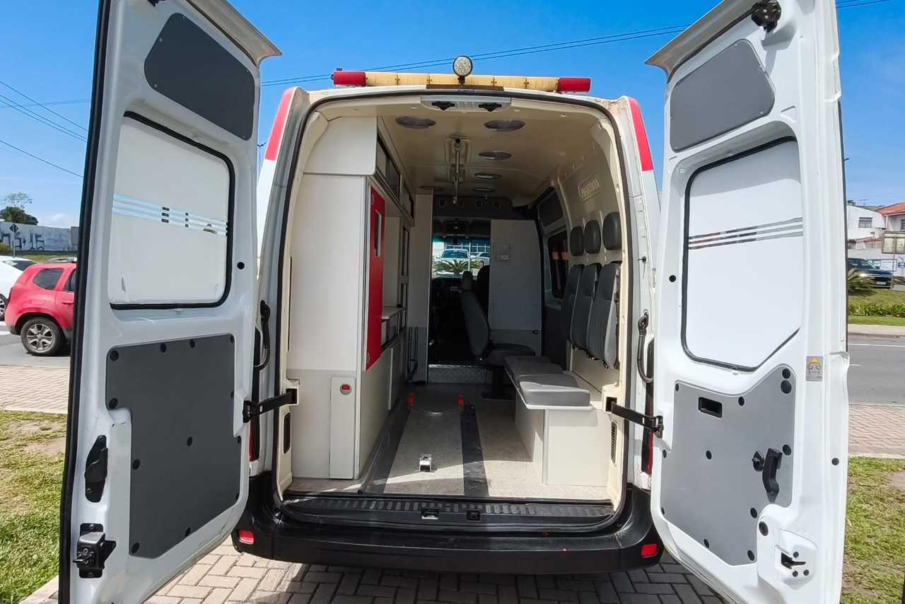 Renault Master Furgão - 17/18 16