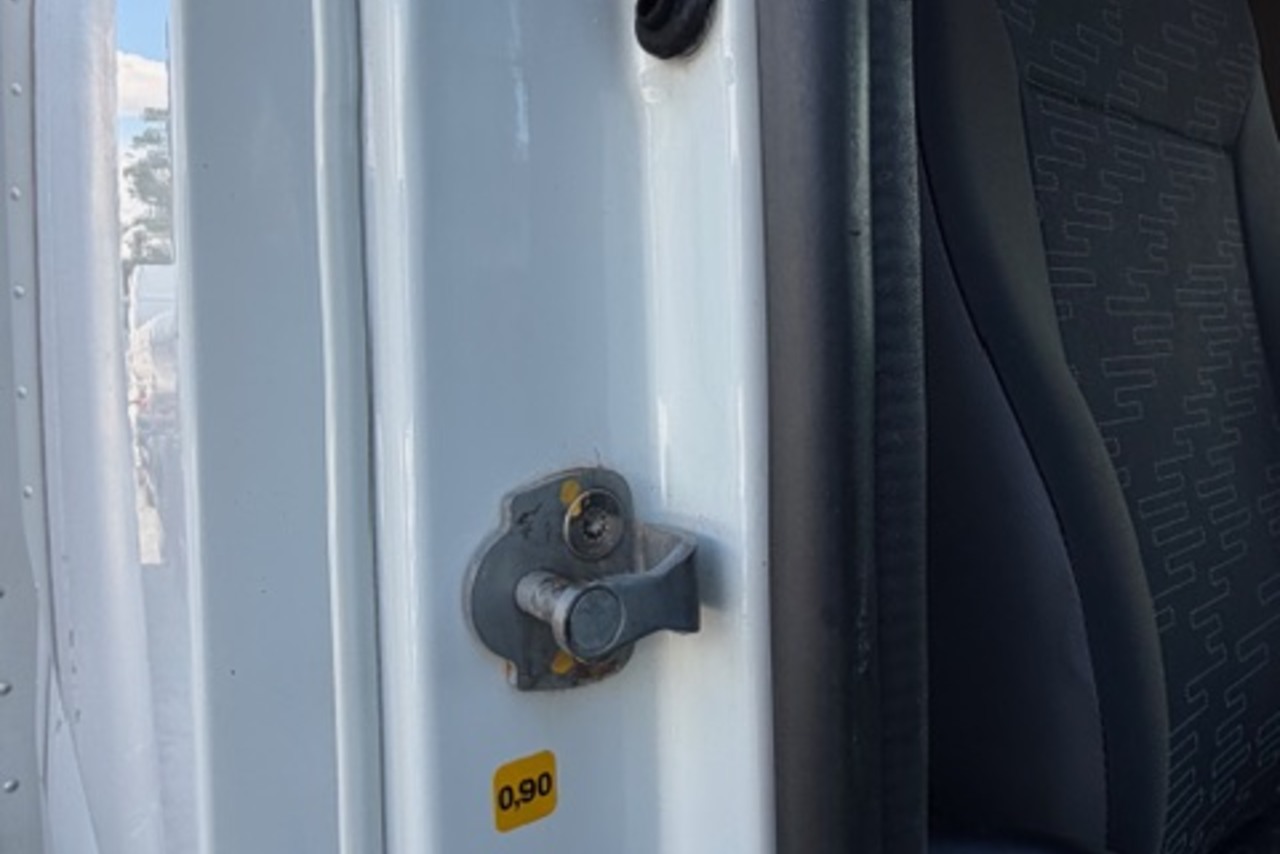 Volkswagen 24-280 E Constellation 6x2 - 20/20 9