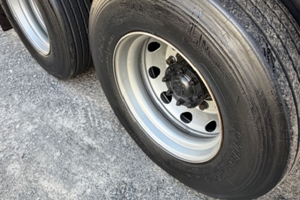 Volkswagen 24-280 E Constellation 6x2 - 20/20 13