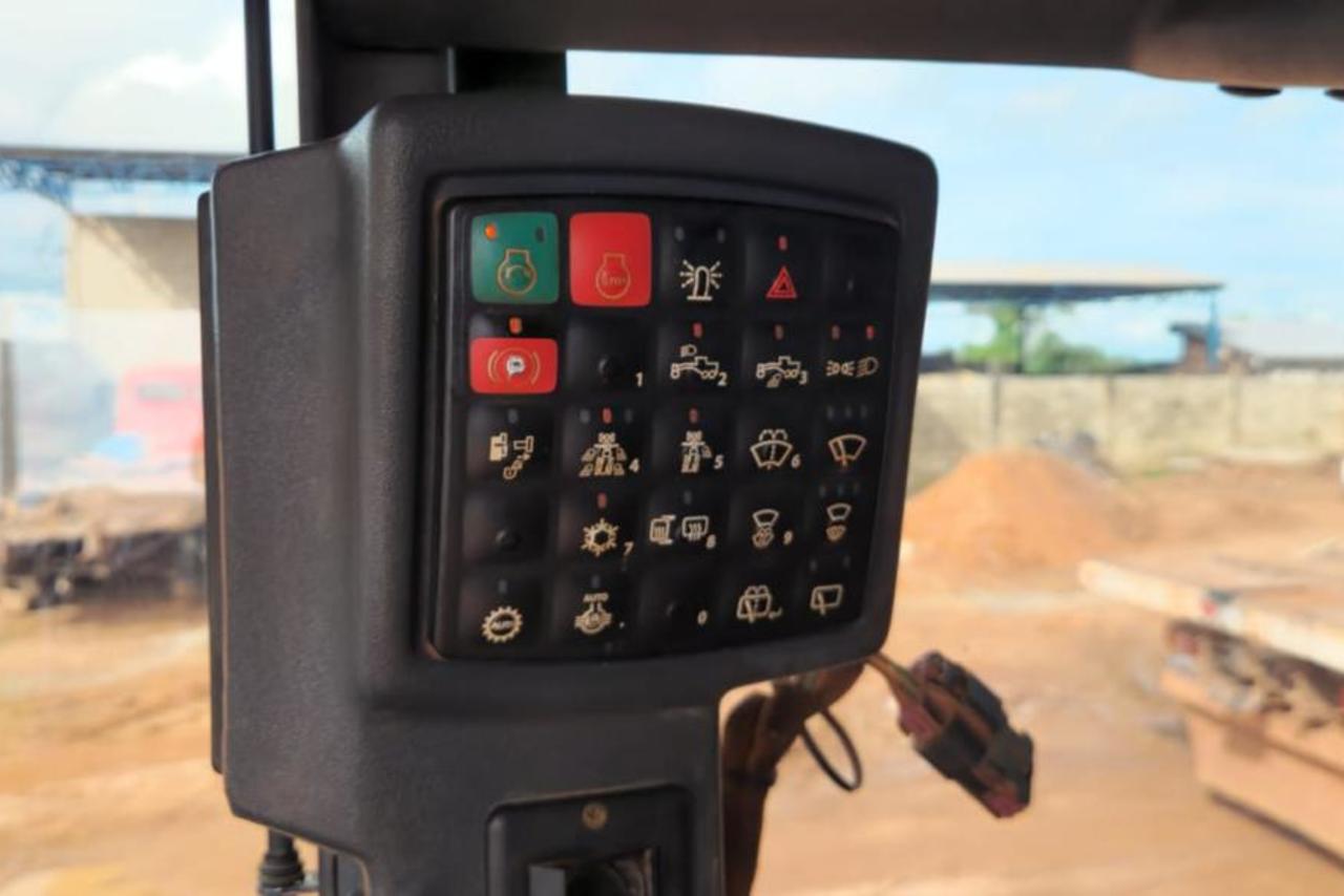 John Deere 670G - 21/21 5