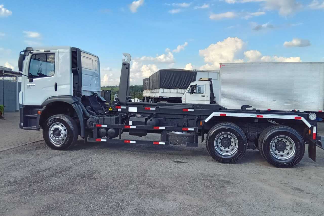 Volkswagen 31-330 E Constellation 6x4 - 22/23 3