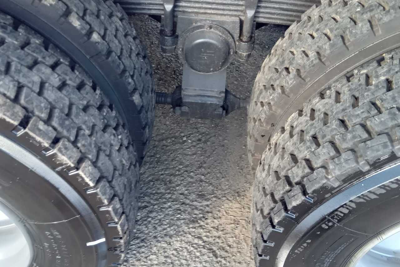 Volkswagen 31-330 E Constellation 6x4 - 22/23 10