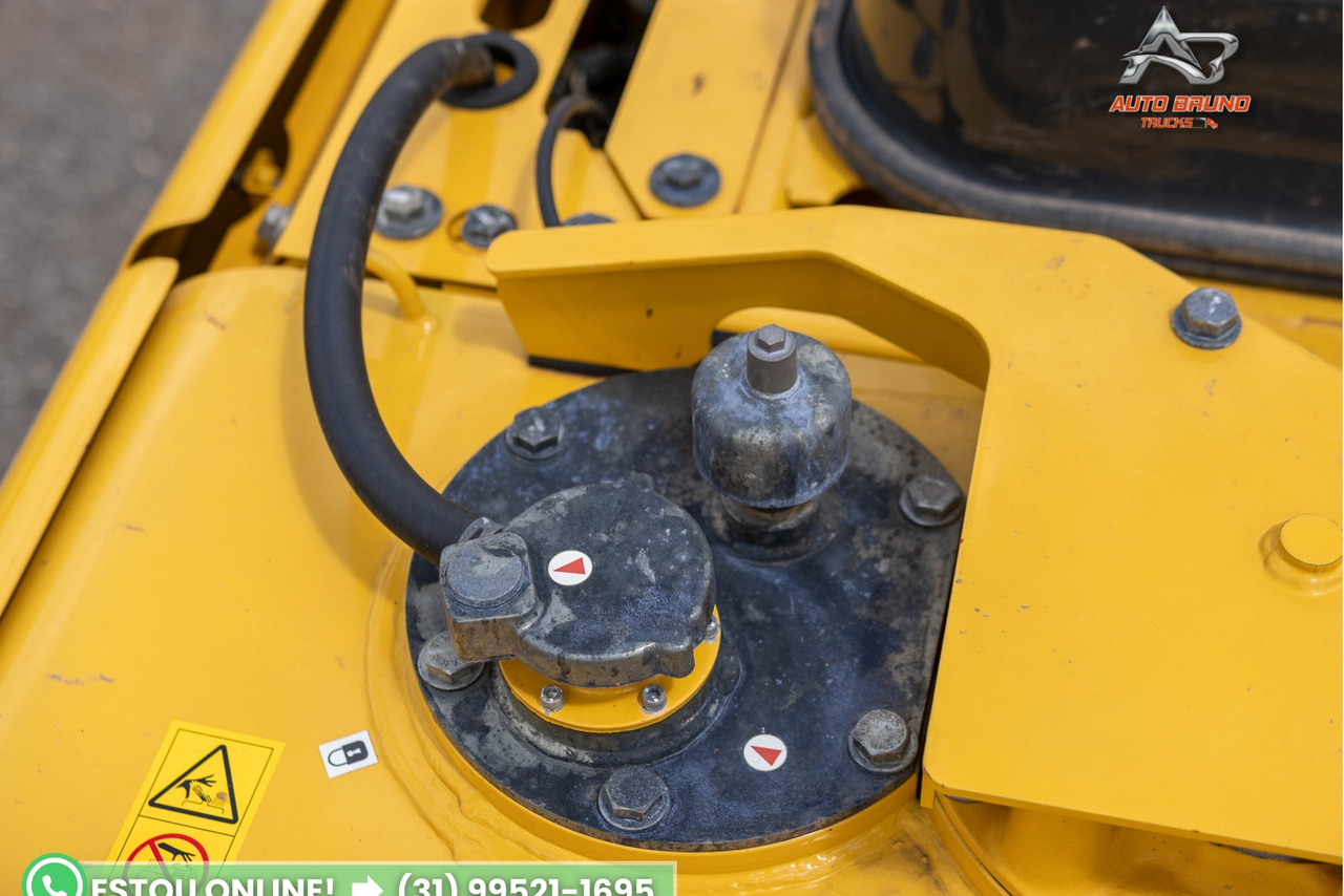 Komatsu PC210 - 25/25 15