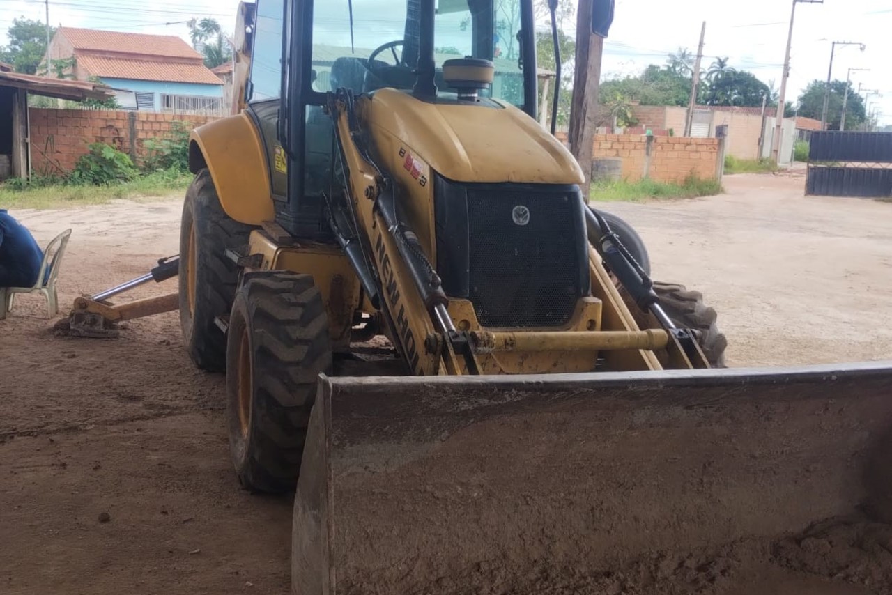 New Holland B95B - 12/12 4