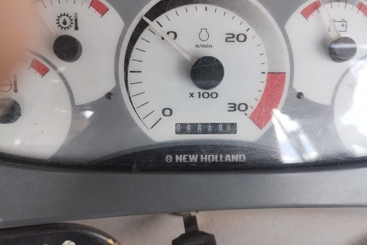 New Holland B95B - 12/12 7