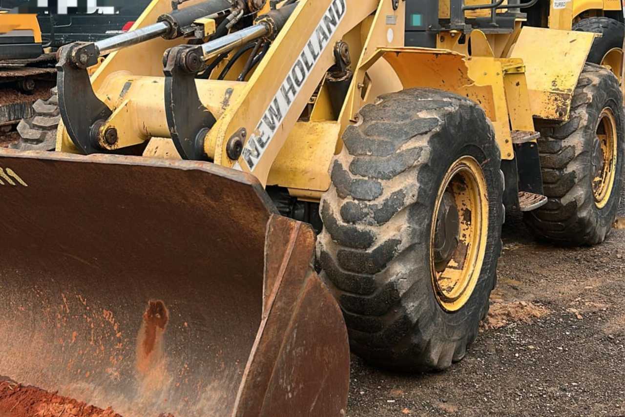 New Holland 12C - 10/10 4