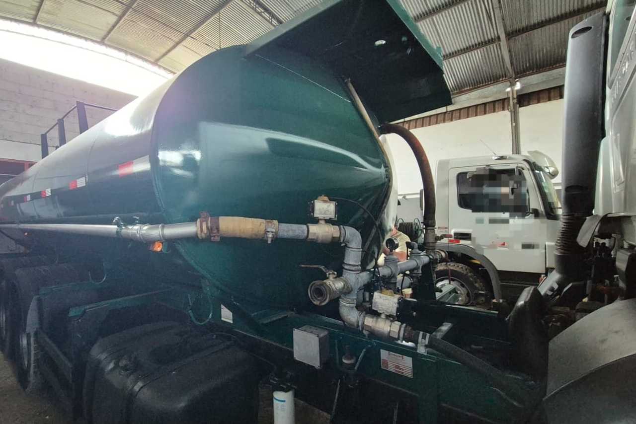Volkswagen 31-280 E Constel. 6x4 - 13/13 5