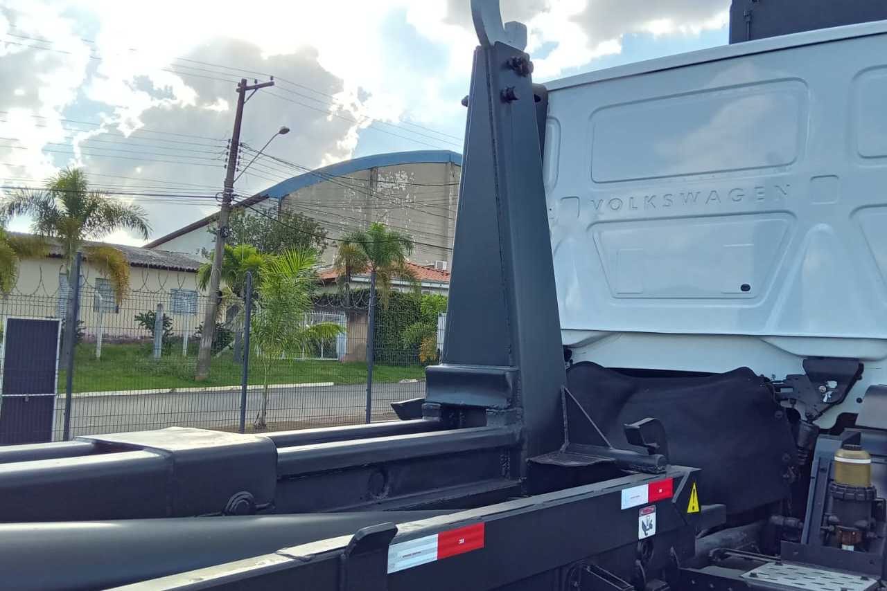 Volkswagen 31-330 E Constellation 6x4 - 22/23 7