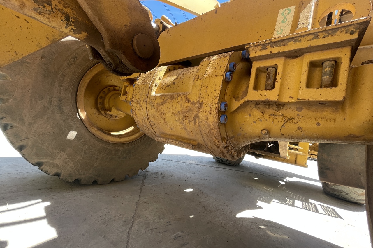 Caterpillar 938G - 98/98 14