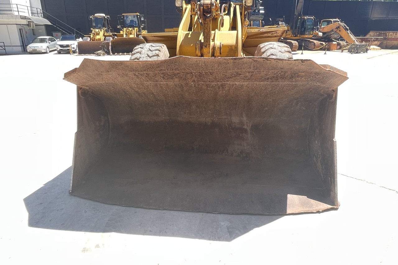 Caterpillar 938G - 98/98 16