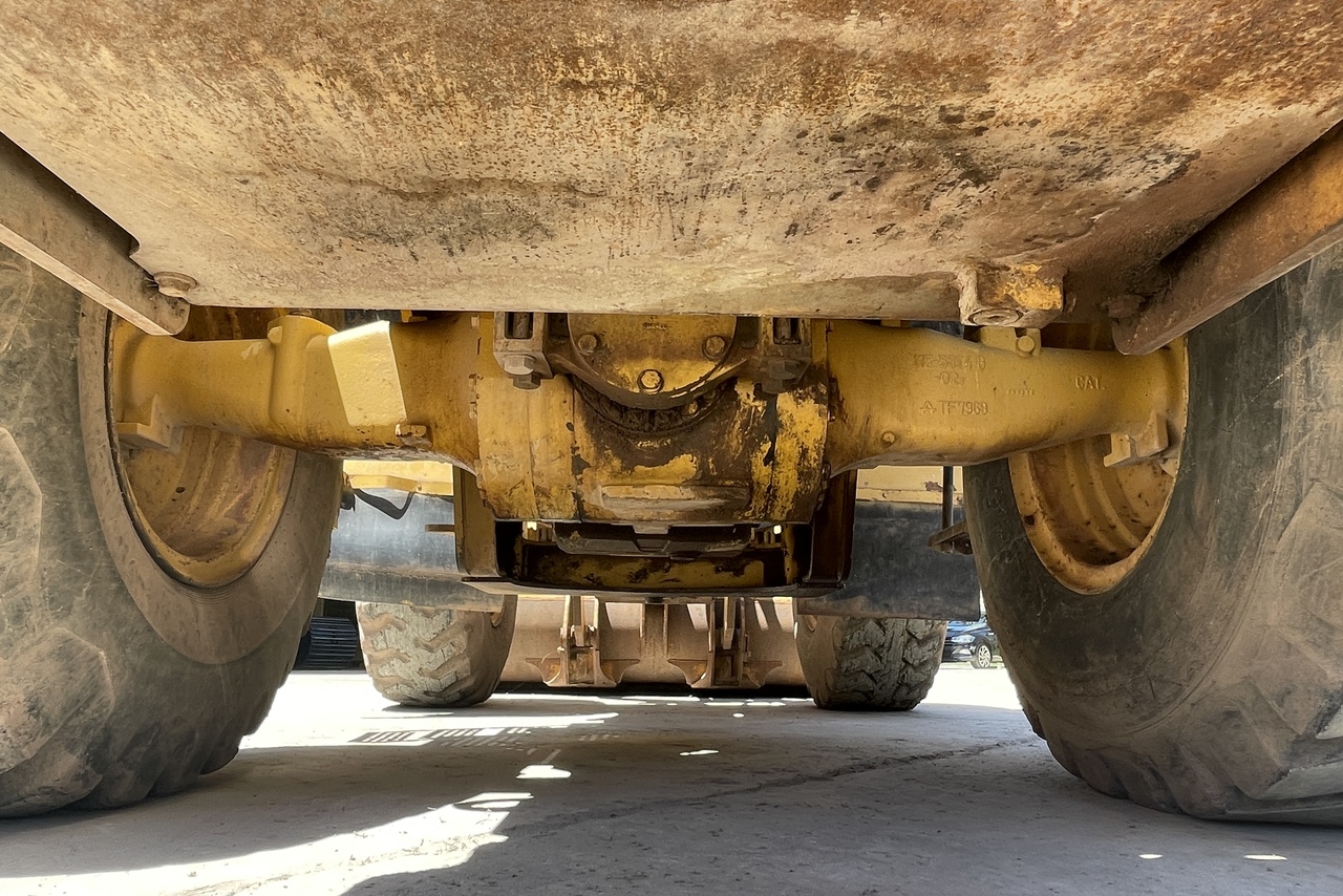 Caterpillar 938G - 98/98 17
