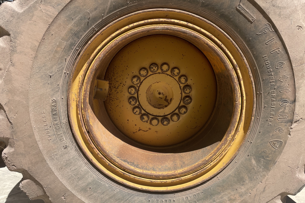 Caterpillar 938G - 98/98 18