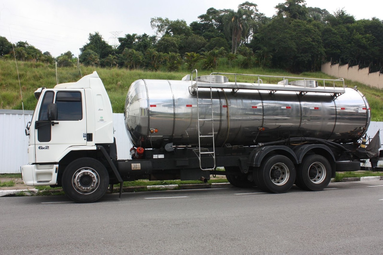 Ford Cargo2428 - 06/07 6