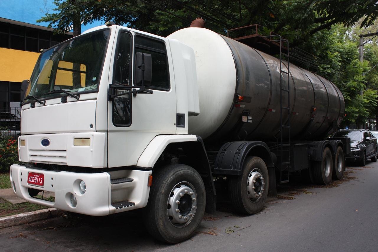 Ford Cargo2428 - 08/08 2