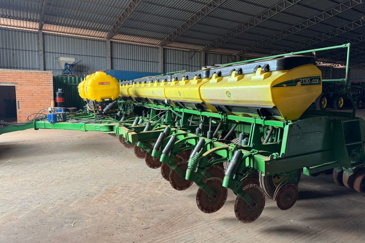 John Deere 2130 - 12/12 4