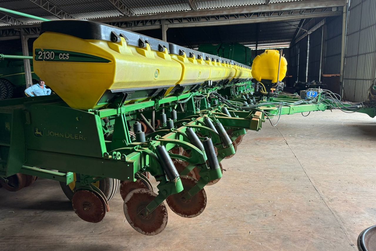 John Deere 2130 - 12/12 5