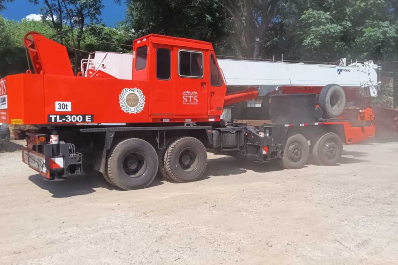 Nissan 30 Tonelada - 95/95 5