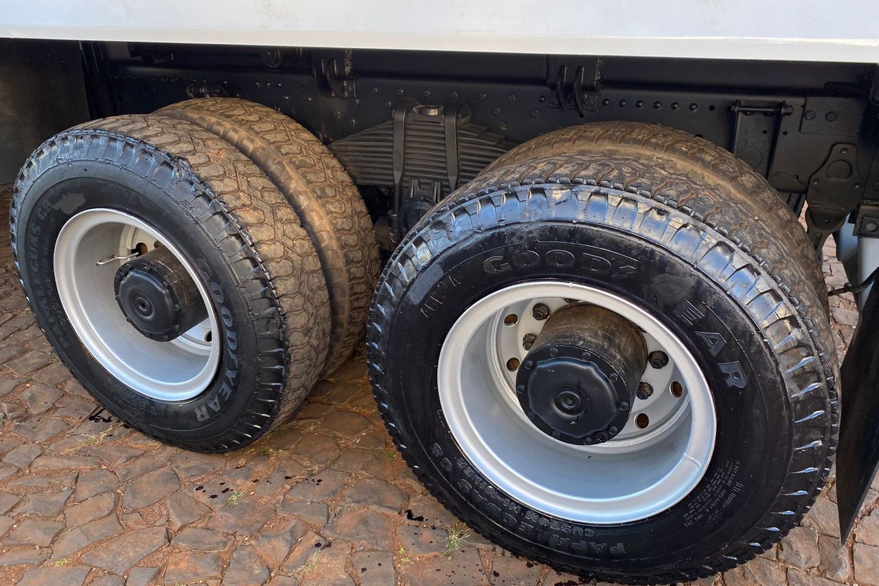 Mercedes Benz Axor 2831 - 11/11 9