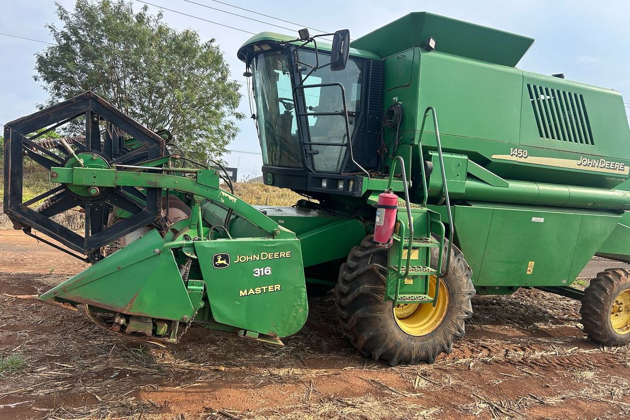 John Deere 1450 - 04/04 10