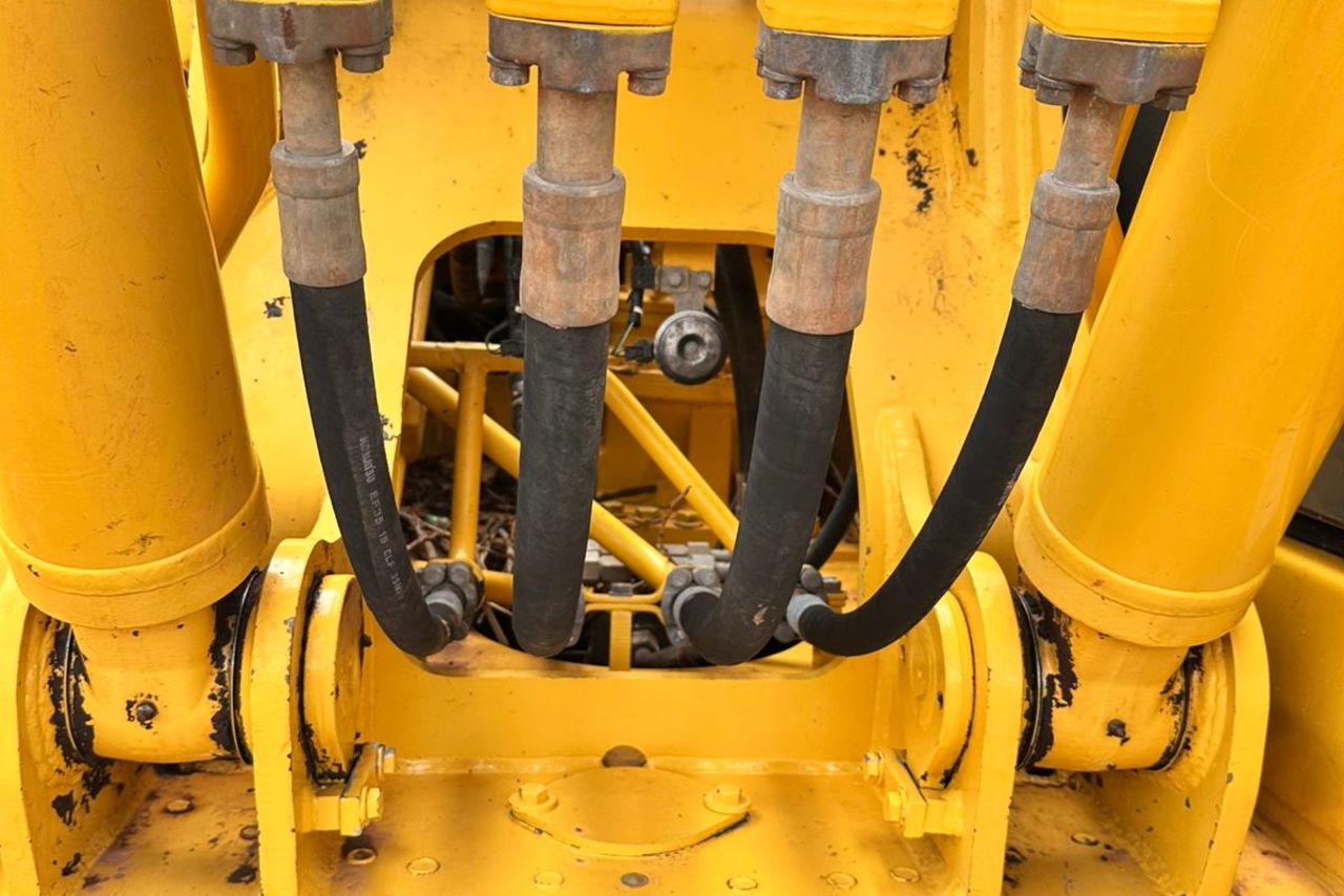 Komatsu PC210 - 21/21 11