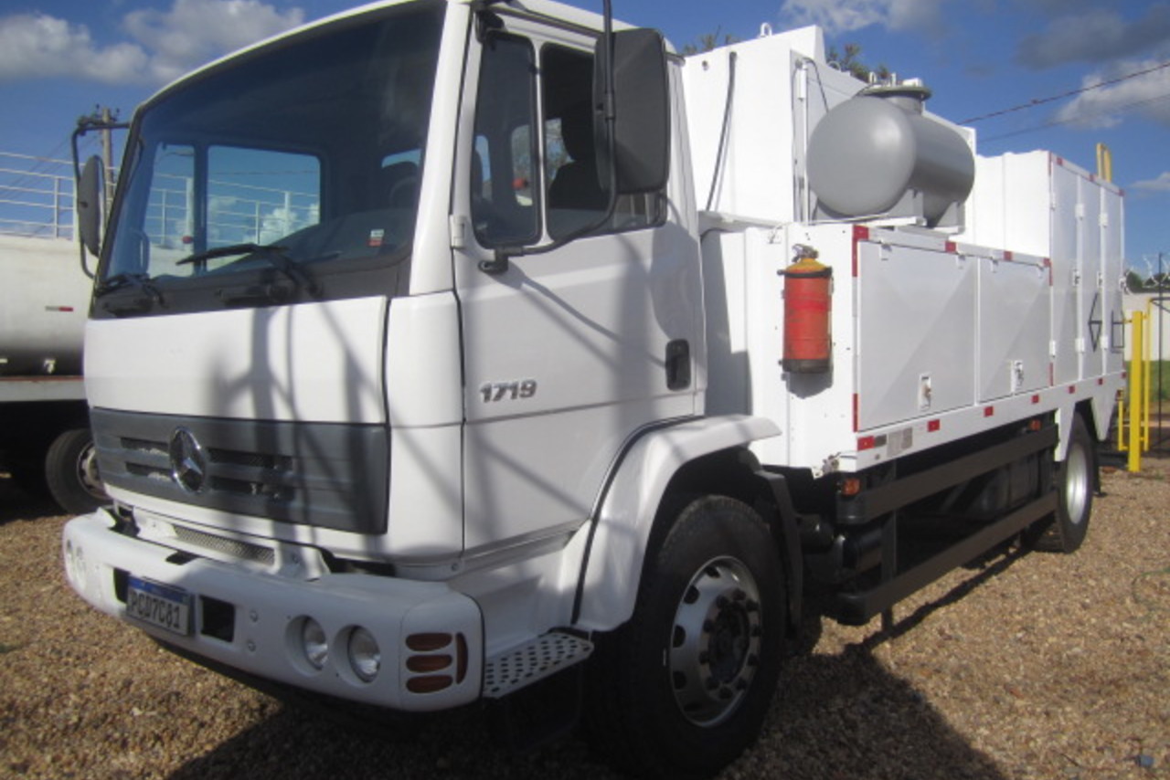 Mercedes Benz Atron 1719 - 16/16 7
