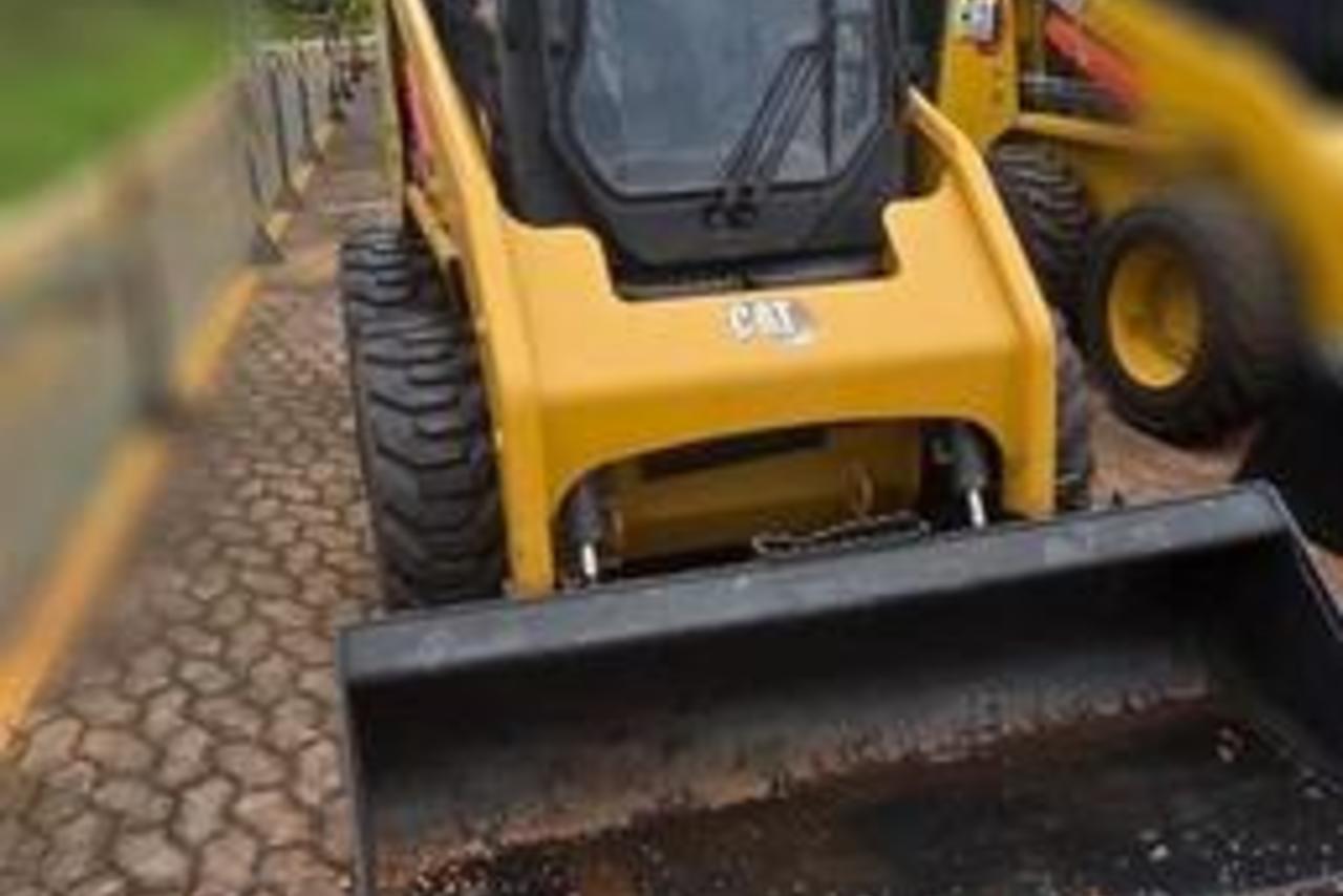 Caterpillar 242B3 - 20/20 2
