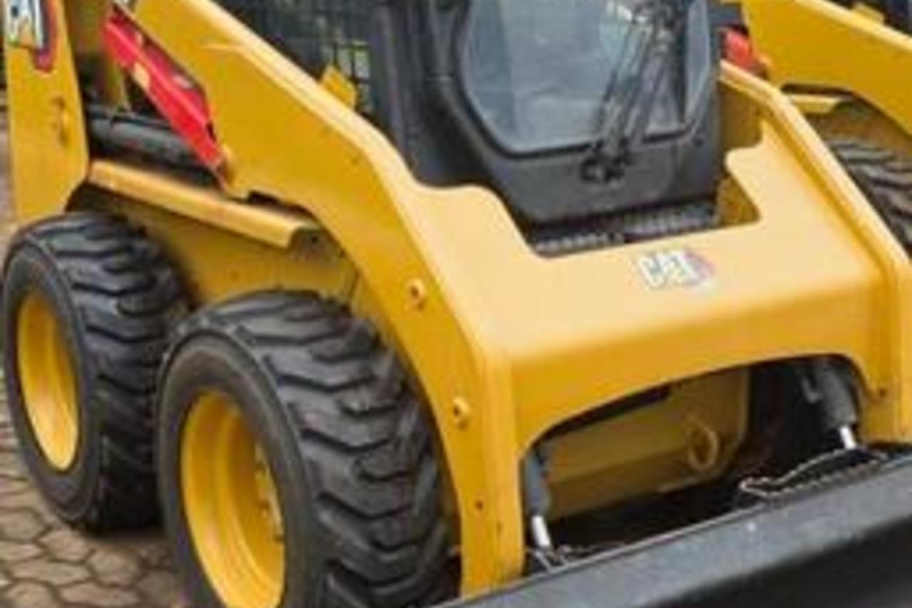 Caterpillar 242B3 - 20/20 7