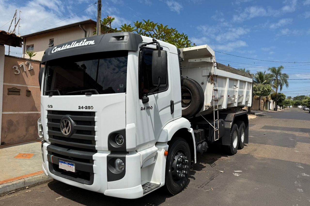 Volkswagen 24-250 E Constellation 3-Eixos - 11/11 3