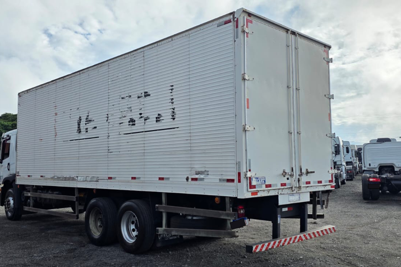 Volkswagen 24-260 Constellation 6x2 - 21/22 5
