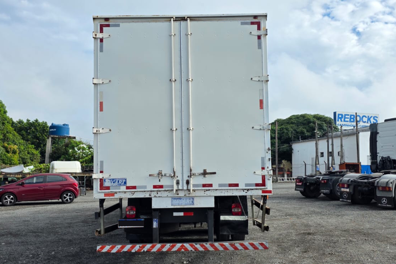 Volkswagen 24-260 Constellation 6x2 - 21/22 6