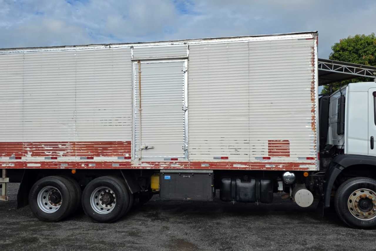 Volkswagen 24-260 Constellation 6x2 - 21/22 7