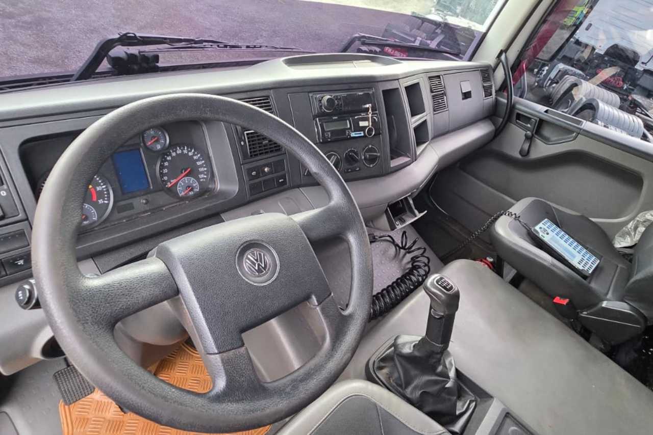 Volkswagen 24-260 Constellation 6x2 - 21/22 11