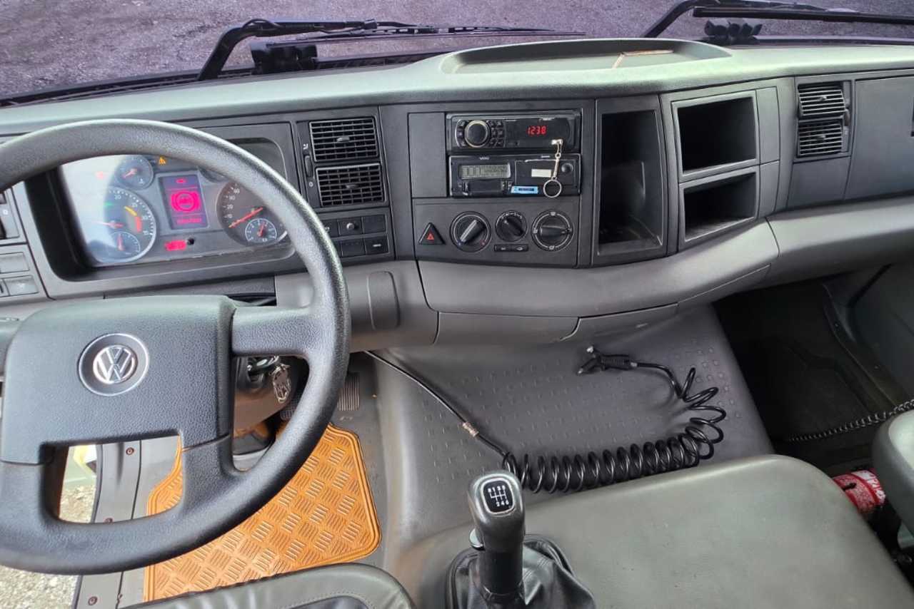 Volkswagen 24-260 Constellation 6x2 - 21/22 12