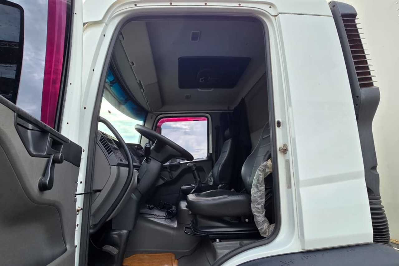 Volkswagen 24-260 Constellation 6x2 - 21/22 18