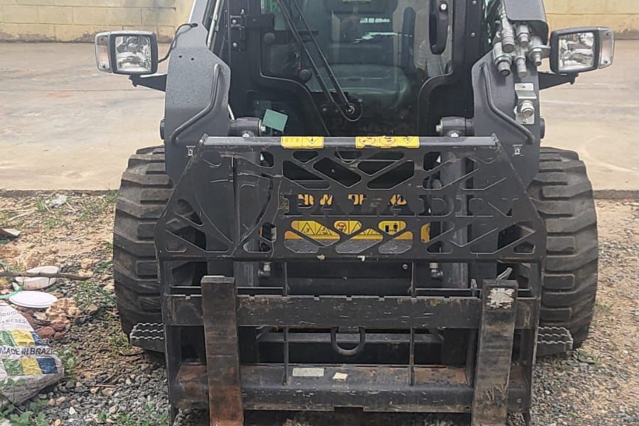 New Holland L320 - 24/24 7