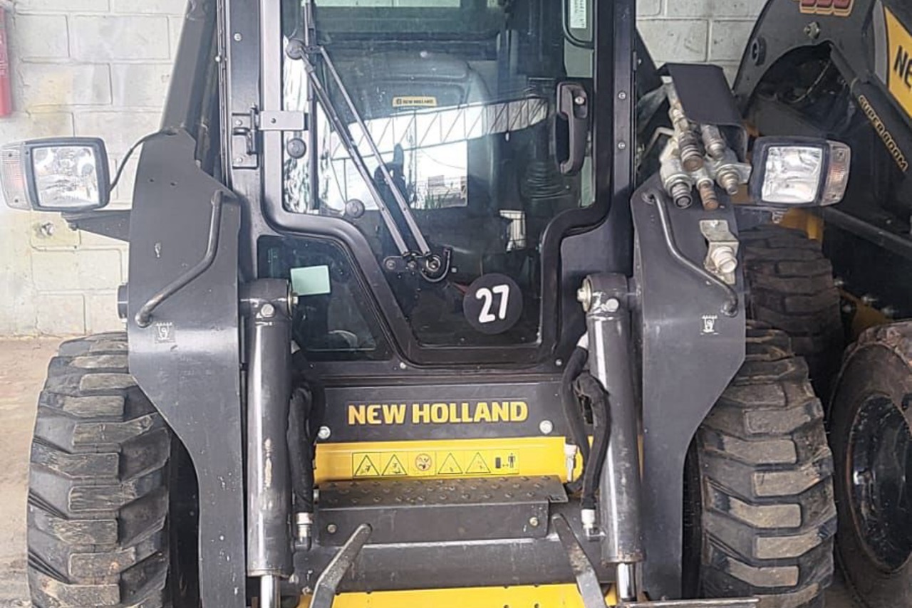 New Holland L320 - 24/24 8