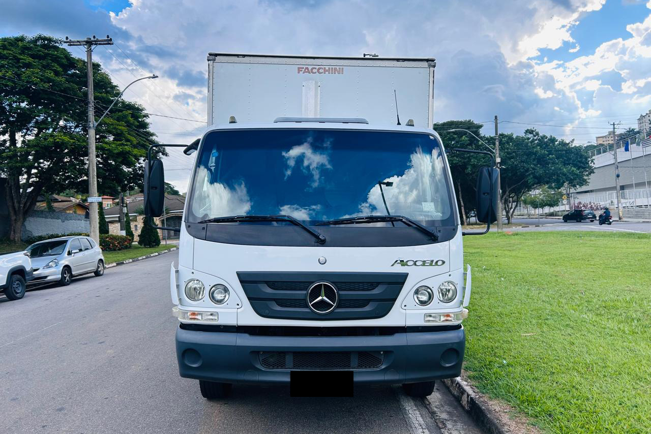 Mercedes Benz Accelo 815 - 15/16 4