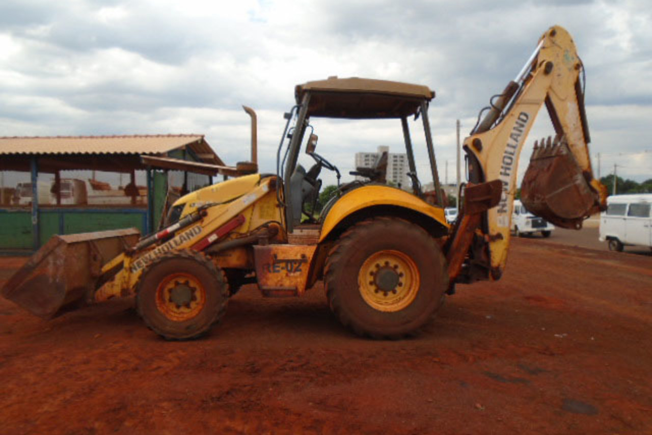 New Holland B90B - 11/11 3